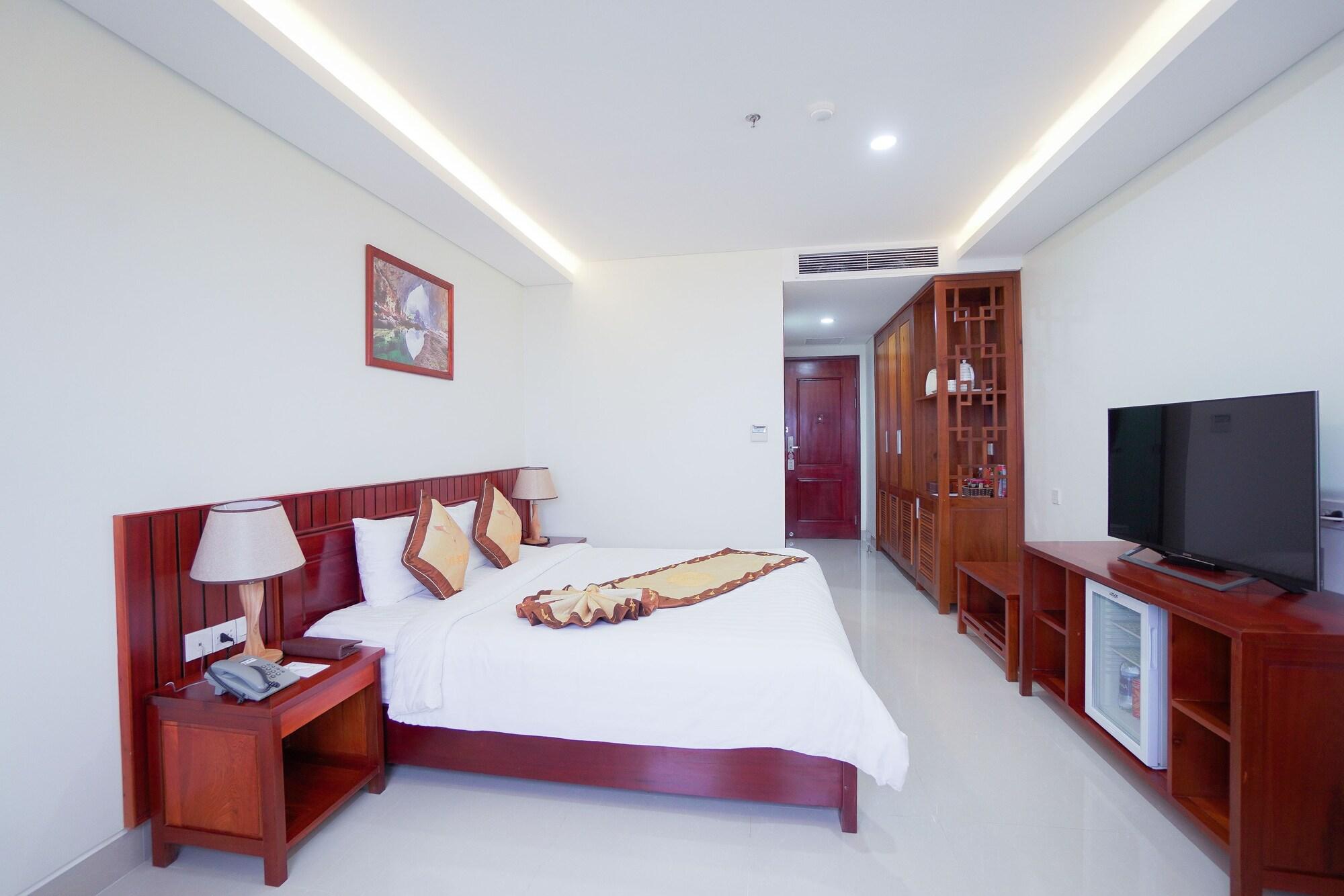 Vinh Hoang Hotel Dong Hoi Bagian luar foto