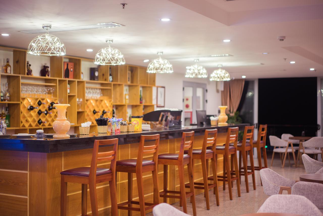Vinh Hoang Hotel Dong Hoi Bagian luar foto